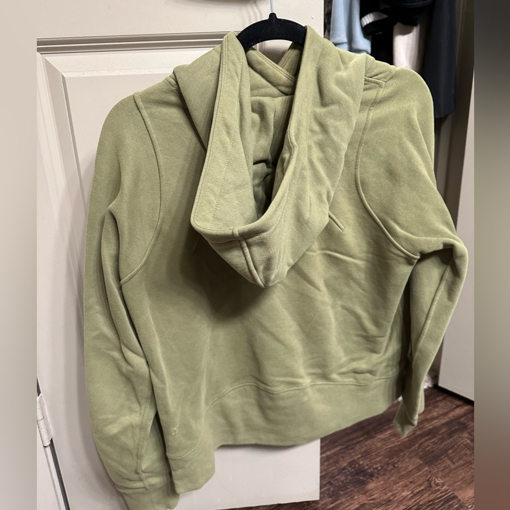 Lululemon Loungeful Hoodie. Green. Size 4
